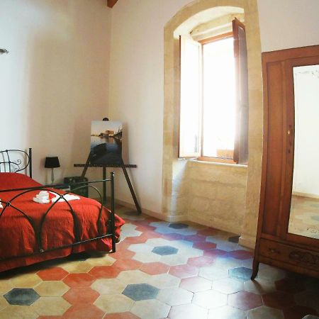 Tra Gli Archi Bed & Breakfast Taranto Ngoại thất bức ảnh